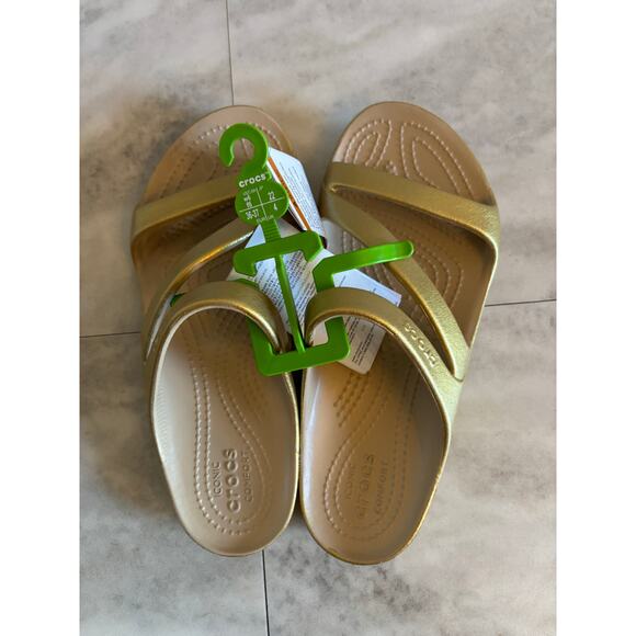 Crocs Women's Kadee II Metallic Slide Sandals Gold Size 6 NWT Slip On Shoes - Picture 1 of 6